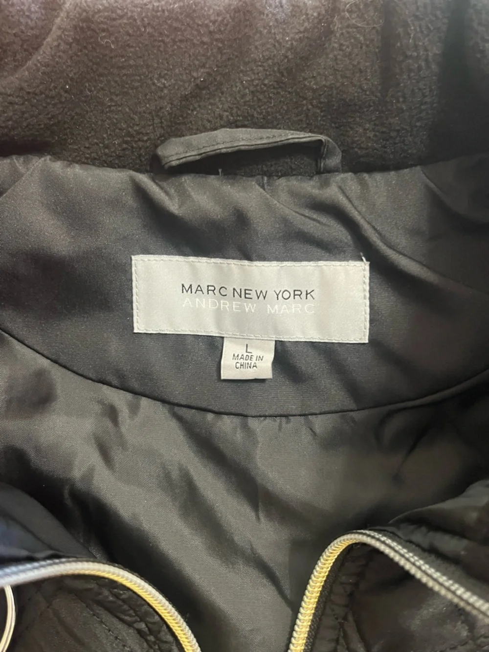 Marc New York Quilted Black Sleeveless Poly Vest with Gold Zippers pockets L - Picture 2 of 9